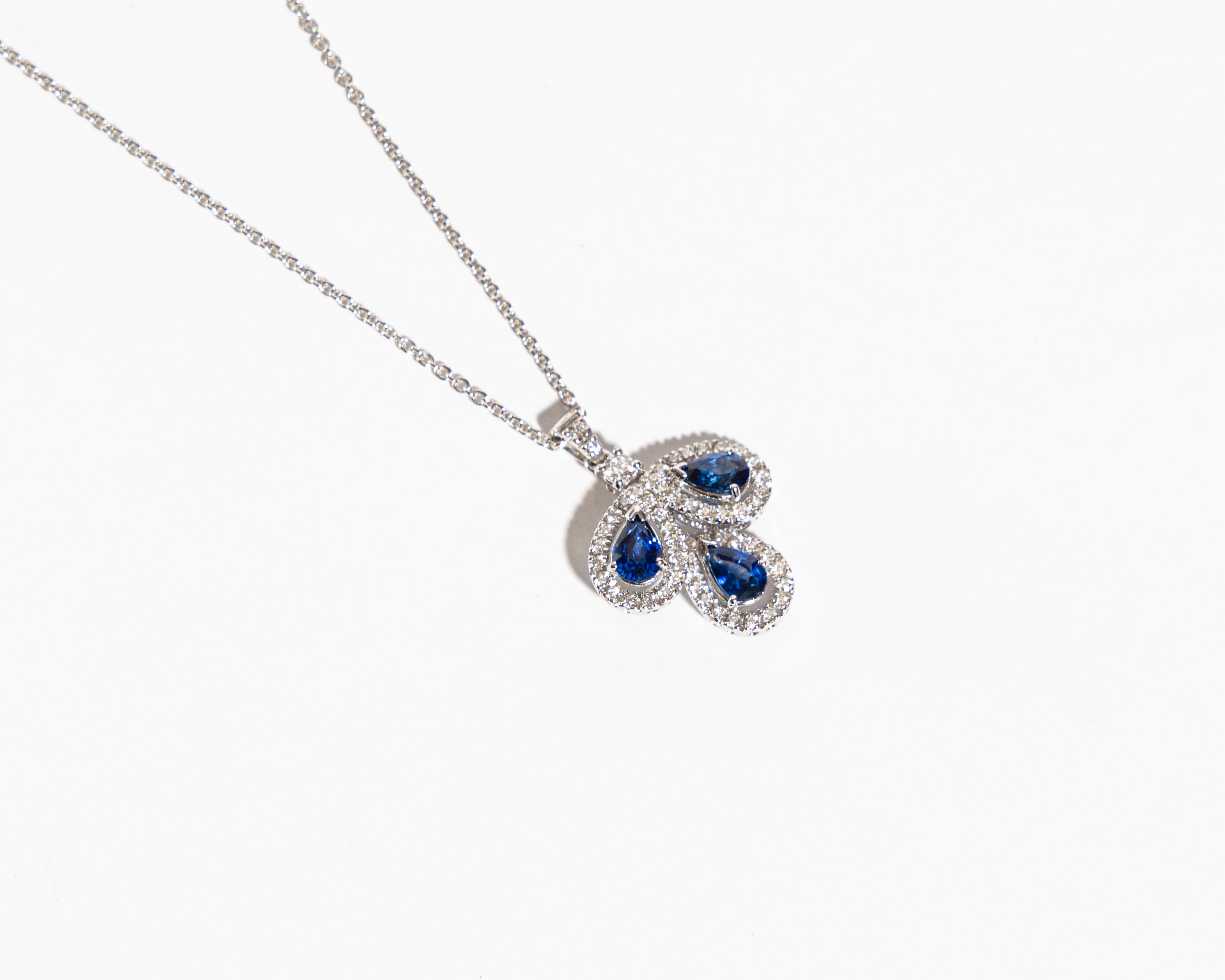 Leo Pizzo collana oro bianco con pendente brillanti e zaffiri